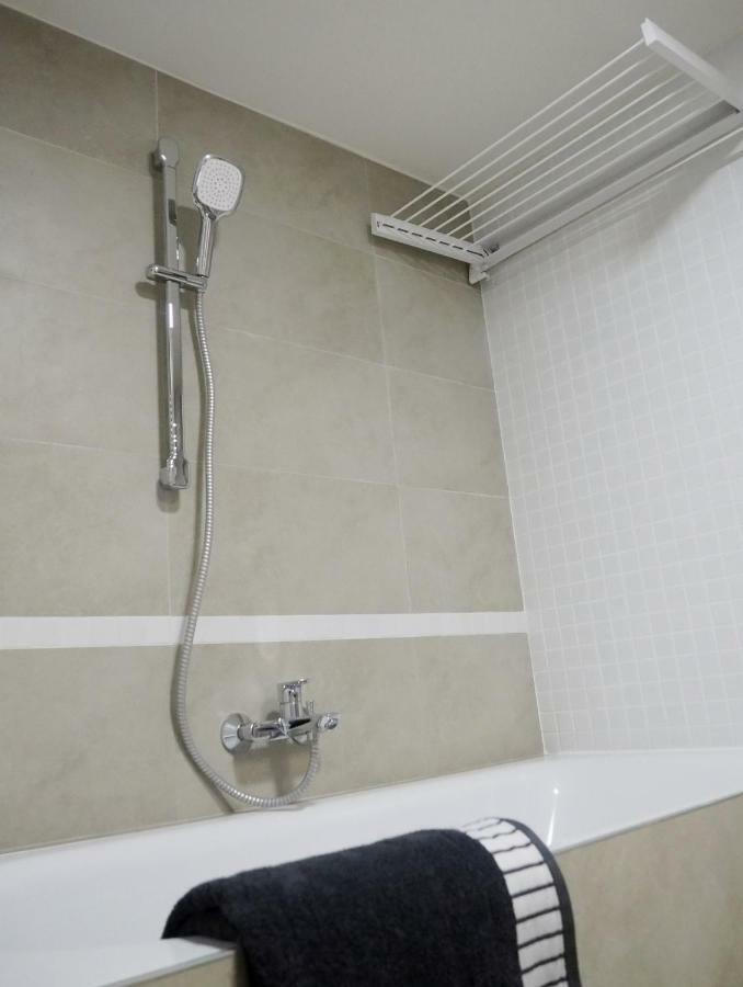 Ap10 - Apartments 4U Brezinova "Overnight Simply" Hradec Králové المظهر الخارجي الصورة